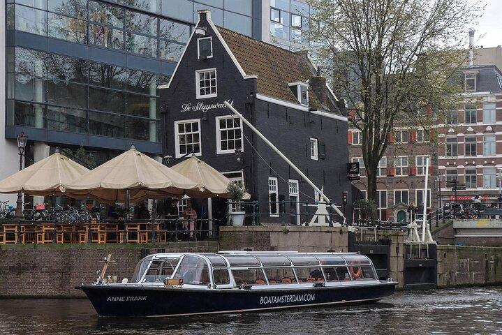 Amsterdam Classic Canal Cruise with Live Guide