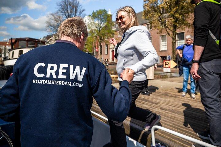Amsterdam Open Boat Cruise in Old City Center with Live Guide