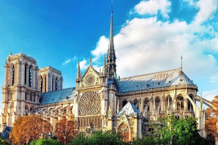 Explore Paris in a Vintage Van