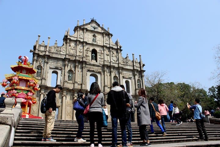 From Hong Kong: Macau Group Tour with Turbojet and Simple Lunch