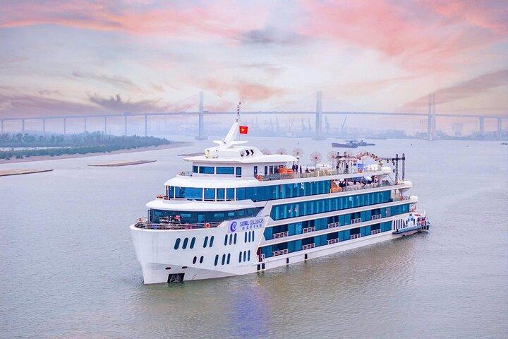Best Halong Bay Day Trip from Ha Long City with Luxury Cruise