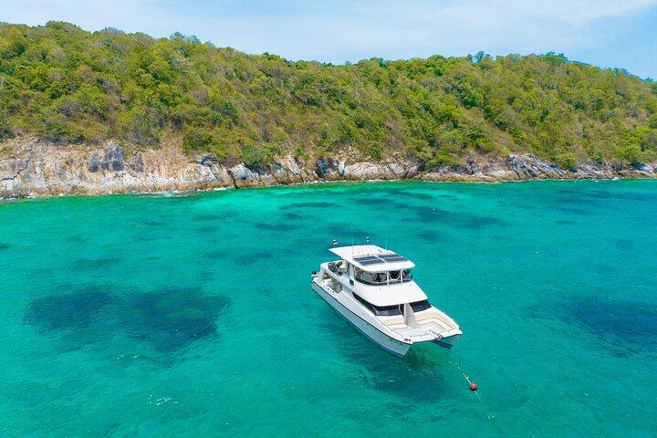 Moonlight Luxury Yacht Cruise to Phi Phi and Maithon from Phuket