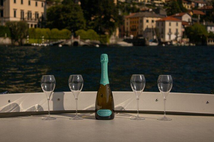 Lake Como : Private cruise with customizable itinerary
