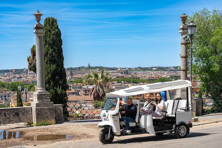 Rome:Tuk-Tuk Private Tour of the City Center