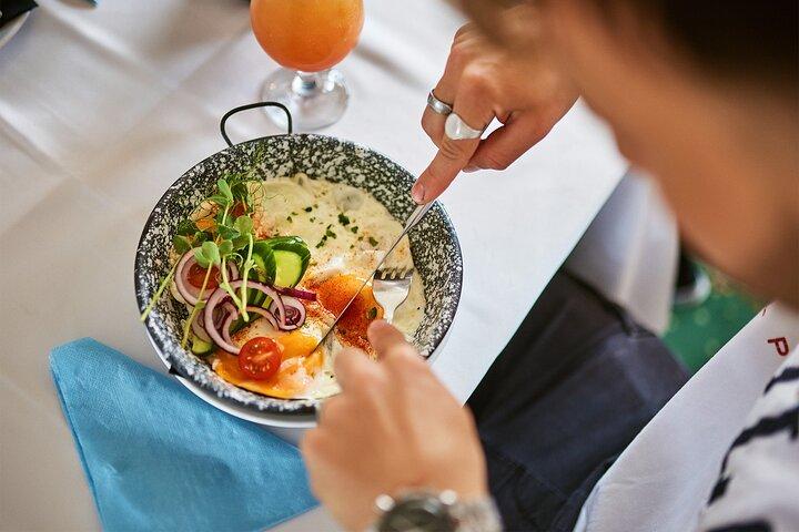 Bottomless Brunch and Cruise with Prosecco in Budapest