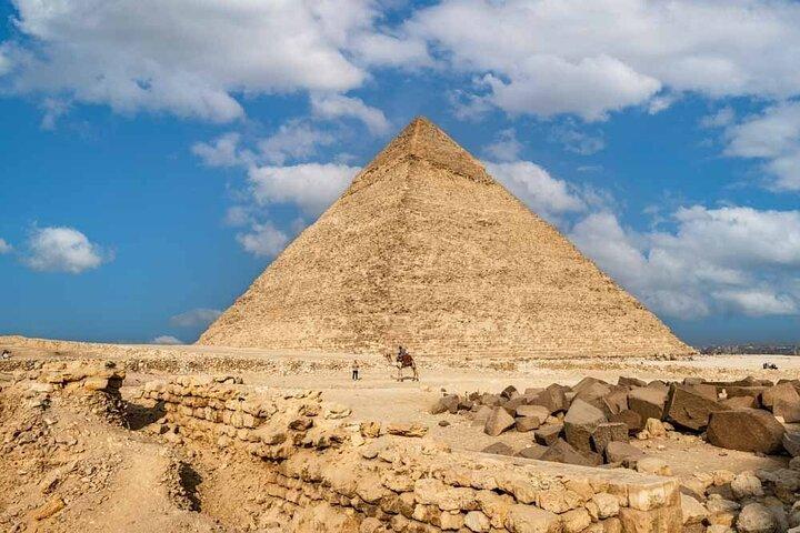 private half day tour to Giza pyramids and Sphinx