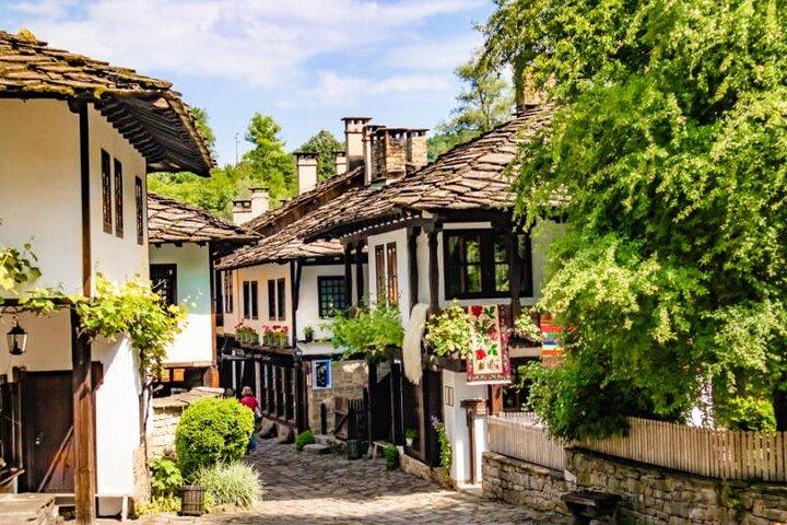 Day Trip to Bulgaria and Veliko Tarnovo from Bucharest