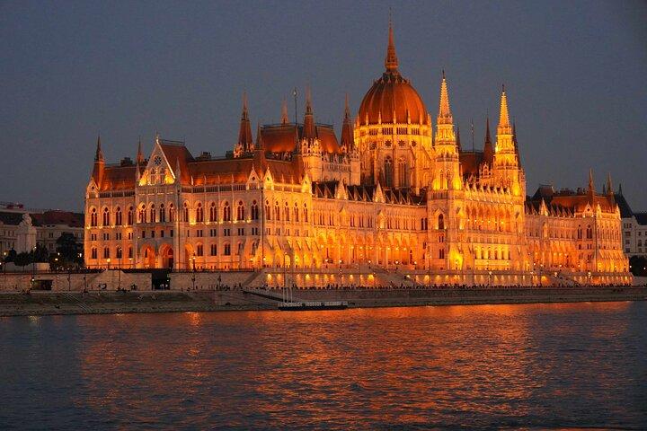 Budapest: Night Cruise Guaranteed Rooftop Seating & BYOB