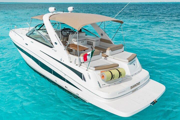 Cancun Private Yacht – Luxury 37ft Yacht for 12 Guests