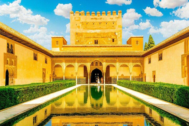 Skip-the-line Alhambra and Nasrid Palace Tour in Granada