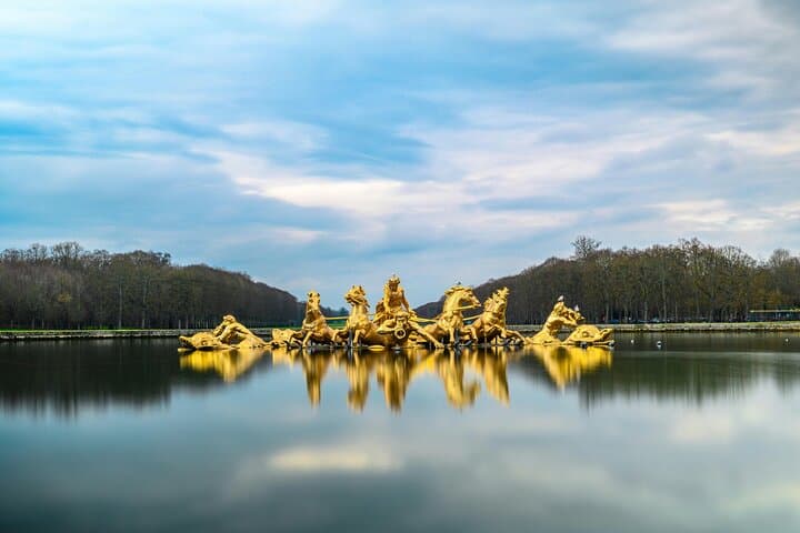 Versailles Gardens by Golf Cart and Private Palace Experience