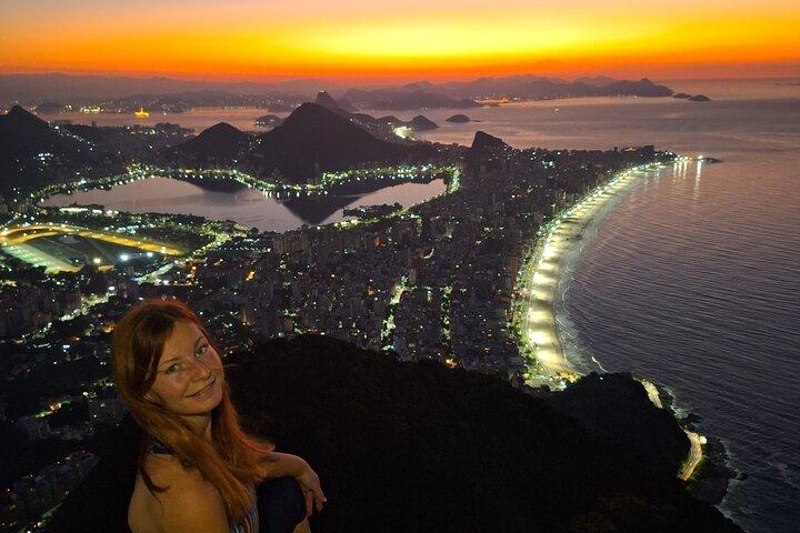 Sunrise Hike to Morro Dois Irmãos with Local Guide