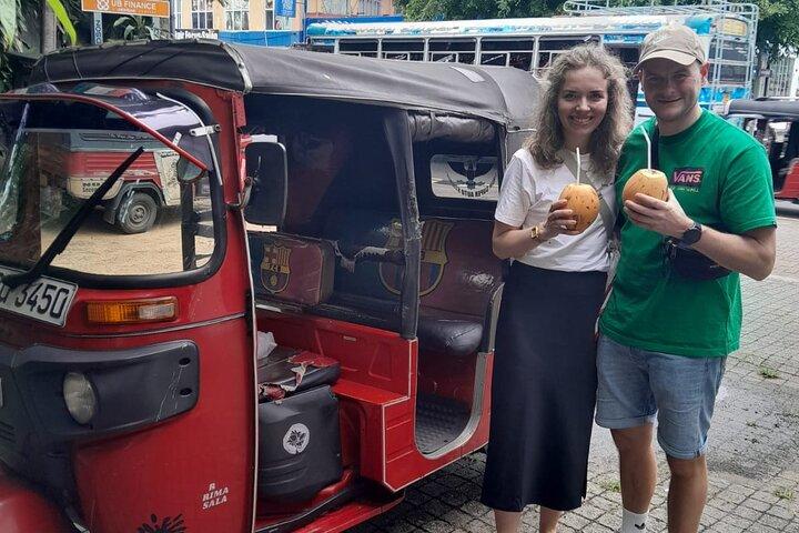 Colombo private city tour by tuk tuk morning and evening