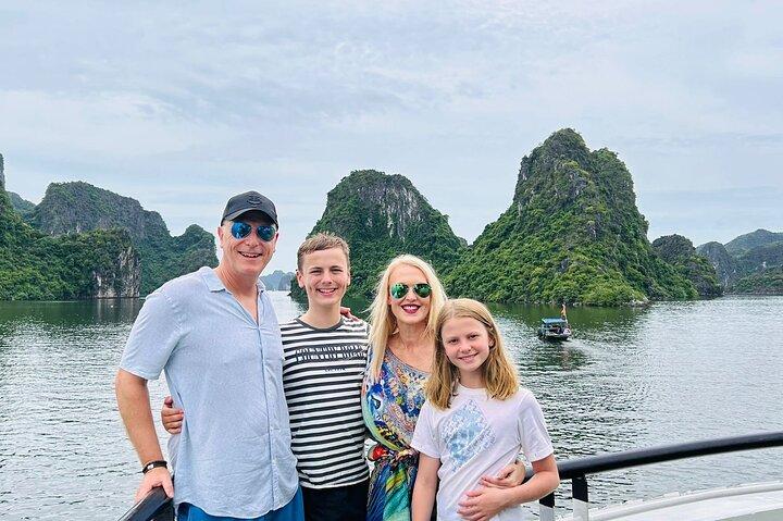 Hanoi to Ha Long Bay Luxury Cruise – Full-Day All Inclusive Tour