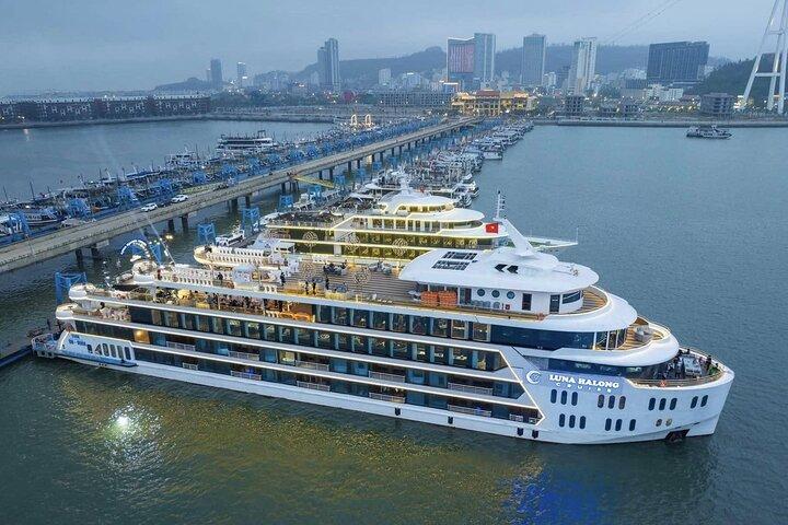 Best Halong Bay Day Trip from Ha Long City with Luxury Cruise