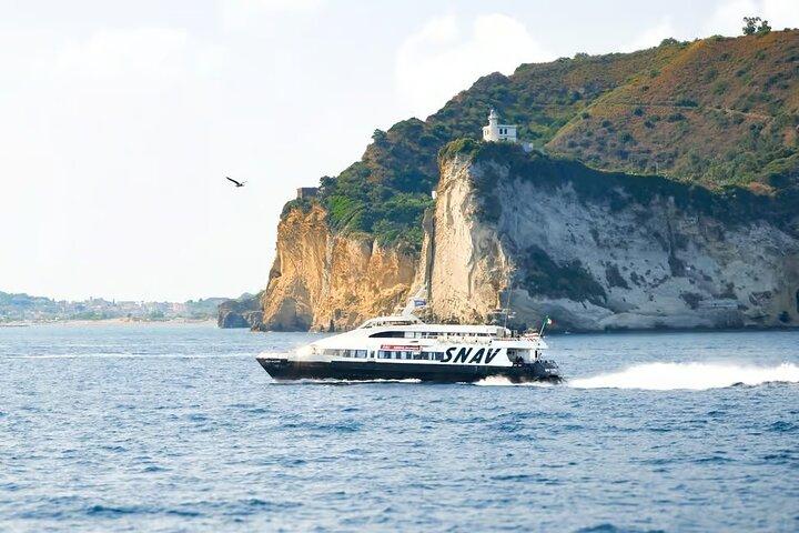 From Naples to Procida: Full-Day Boat Trip to the Island & Bays
