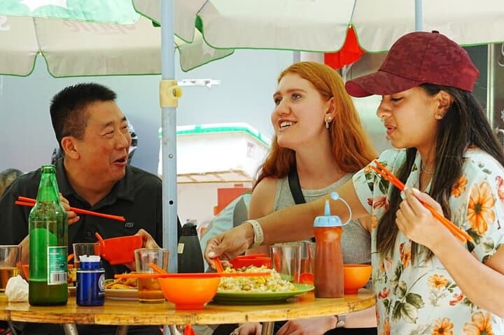 Hong Kong Private & Personalized Full-Day Tour with a Local Guide