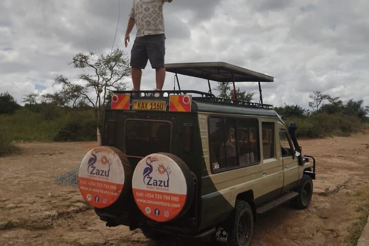 4 Day Safari to Maasai Mara and Nakuru in a Land Cruiser Tour