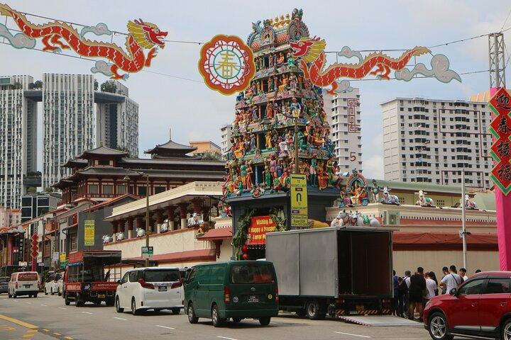 Singapore Spiritual Temple Walking Tour Experience