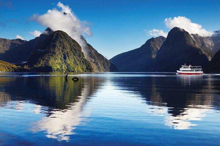 Milford Sound Small Group Tour, Cruise & Picnic Lunch