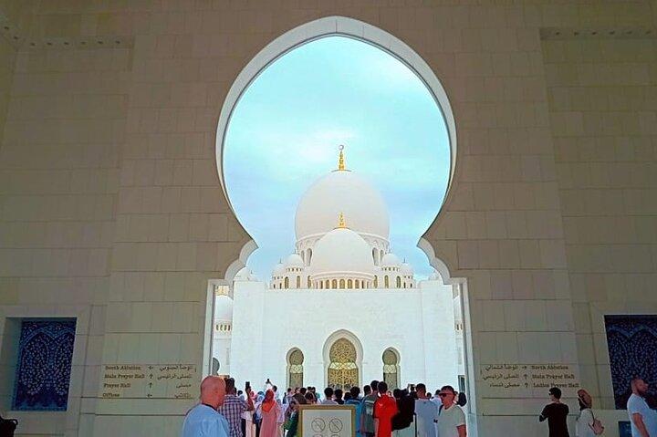 Full Day Abu Dhabi City Sightseeing Tour with Guide