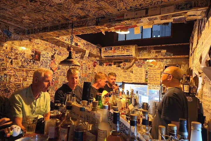 Tokyo Bar Hopping Tour in Shinjuku (All-You-Can-Drink + Dinner)