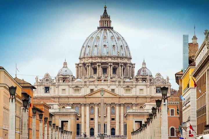 Guided Tour of St. Peter's Basilica + Tombs of the Popes and Caves