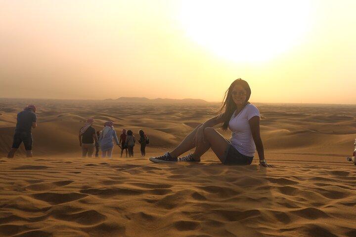 Abu Dhabi: Desert Safari with Dune Bashing, SandBoarding & BBQ