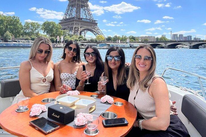 Private Seine River Cruise - Eiffel Tower Lights
