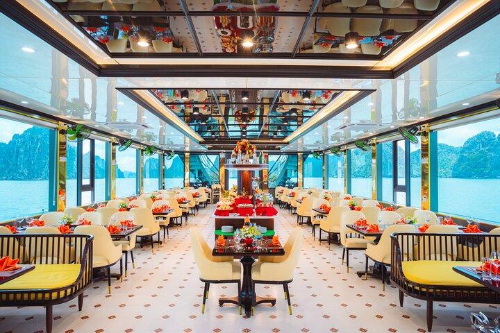 Hanoi: Ha Long Bay Day Cruise with Buffet, Kayak& Sunset Party