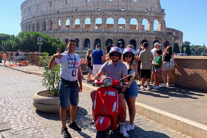 Guided Vespa Tour of Rome – Ride a Vespa with a Local Guide