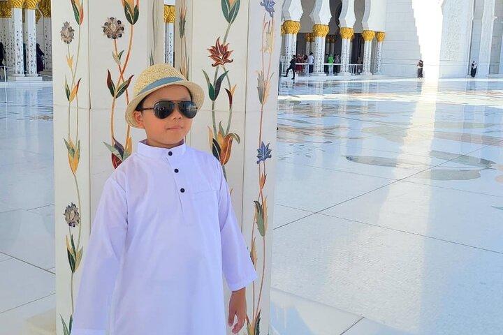 Private Guided Abu Dhabi Day Trip with Complimentary Photography