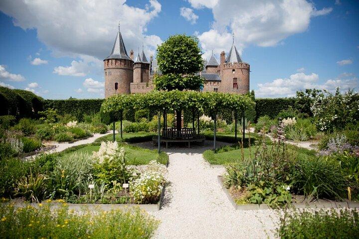 Private Tour to Muiderslot and Castle de Haar from Amsterdam