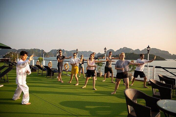 Luxury La Casta Cruise 3D2N: Halong & Lan Ha Bay from Hanoi