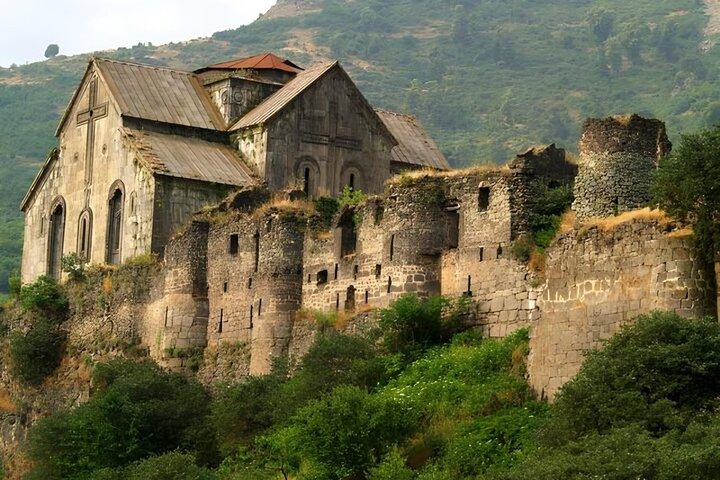 From Tbilisi to Armenia: Akhtala, Haghpat & Sanahin Day-Trip