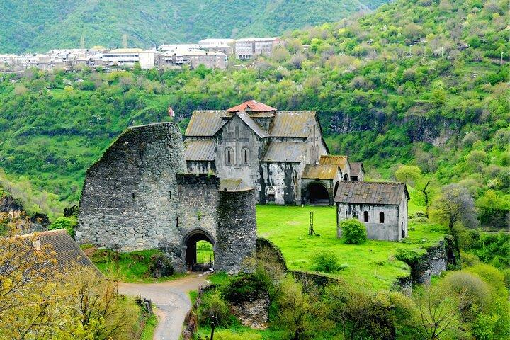 From Tbilisi to Armenia: Akhtala, Haghpat & Sanahin Day-Trip