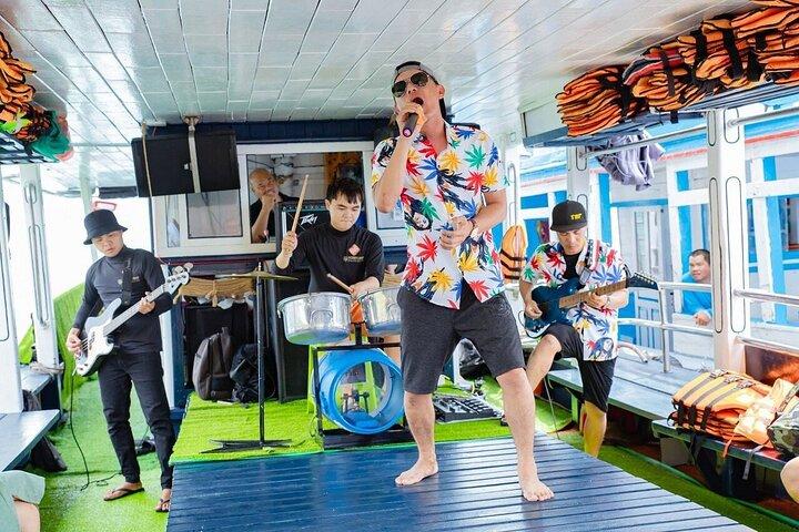 Nha Trang Snorkeling Island Adventure with BBQ and Floating Bar