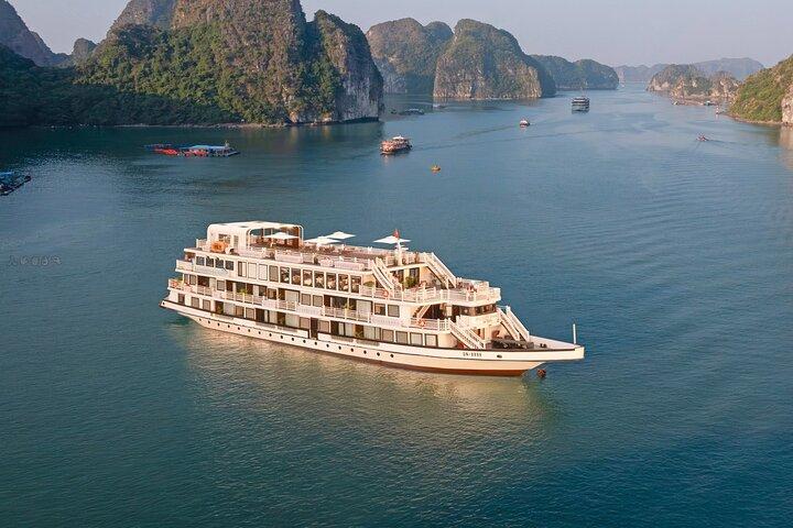 From Hanoi: Scenic 2-Day Halong Bay on Arcady Boutique Cruise