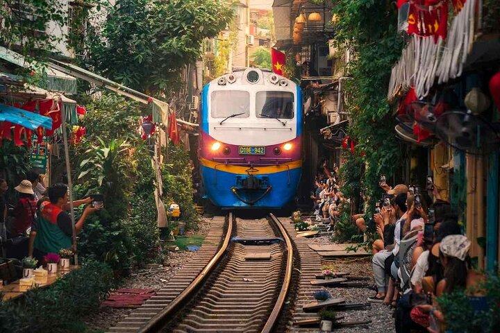 Hanoi Instagram Photo Tour: Ao Dai And Rickshaw Ride