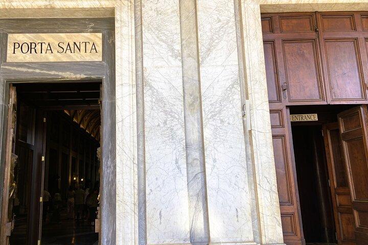 St Mary’s Basilica: Pope Francis Tomb, Dome and Crypt Ticket