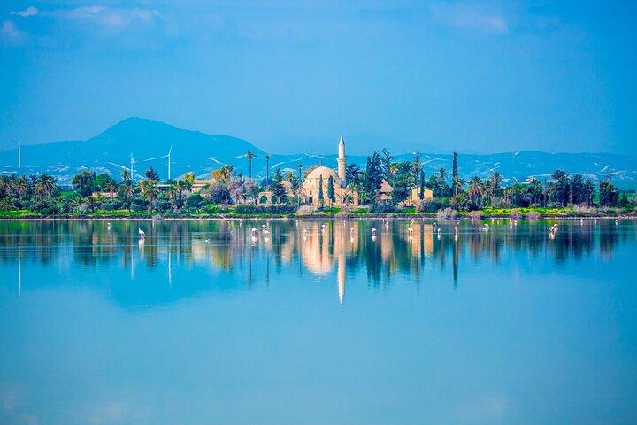 Larnaca Airport Pickup with 1-Hour Coastal Sightseeing Ride