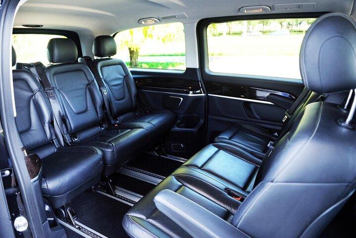 Private Amsterdam Schiphol Airport Transfer Service