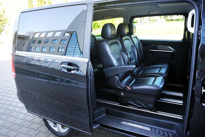 Private Amsterdam Schiphol Airport Transfer Service