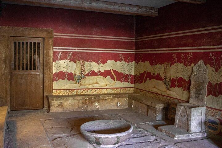 Knossos Palace & Heraklion Museum: Europe’s Oldest Civilization