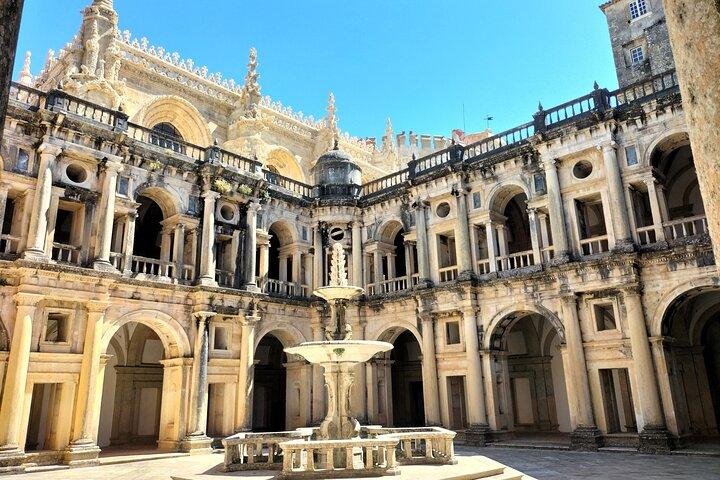 Tomar and Almourol Knights Templar Day Private Tour from Lisbon