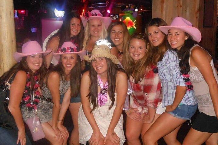 Vegas Country Bar Crawl: Party Bus & Drinks Included