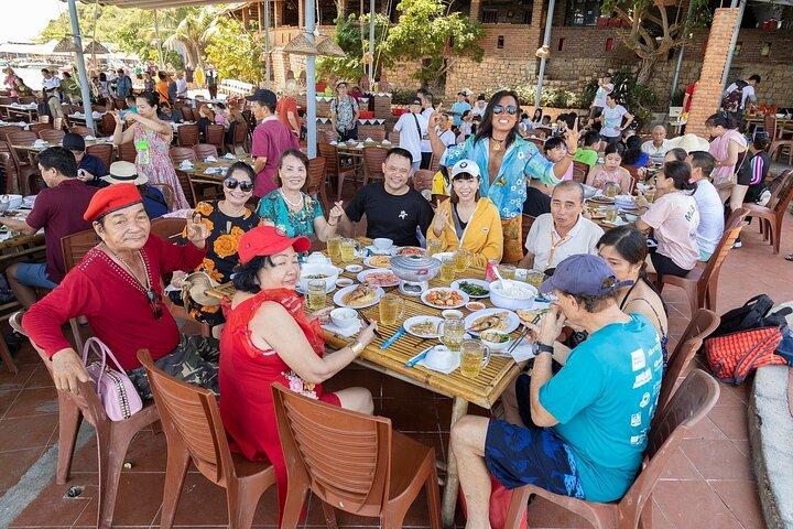 Nha Trang Snorkeling Island Adventure with BBQ and Floating Bar