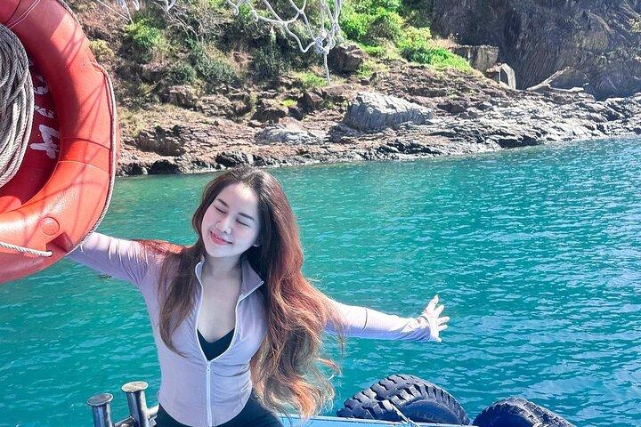 Nha Trang Snorkeling Island Adventure with BBQ and Floating Bar