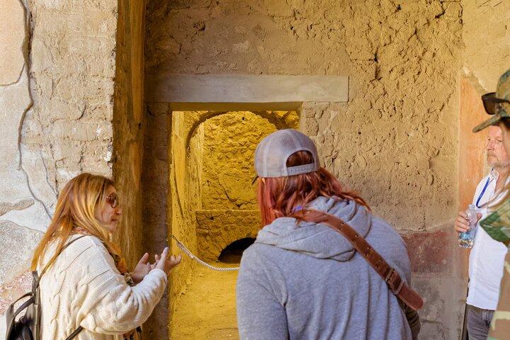 Pompeii Ruins: Guided Tour with Round-Trip Shuttle from Naples