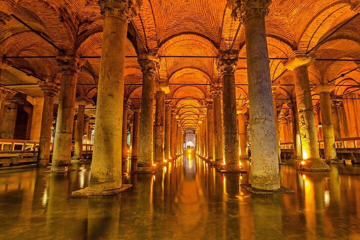 Hagia Sophia & Cistern, Blue Mosque Tour, Cruise & Transit